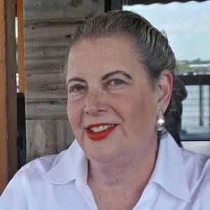 Meet your Posher, Elisa